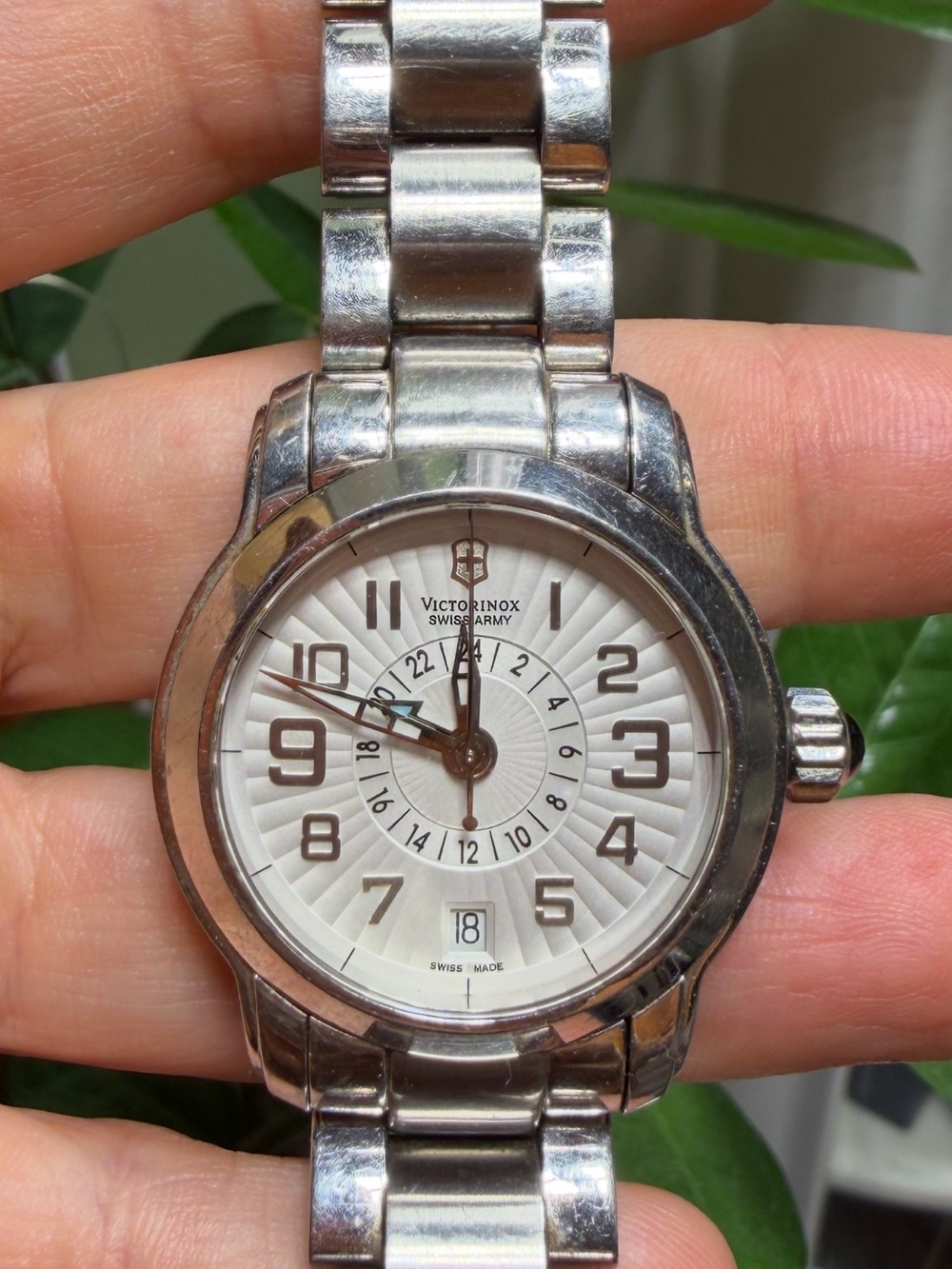Victorinox Swiss Army Vivante Dual Time watch (Model 241259)